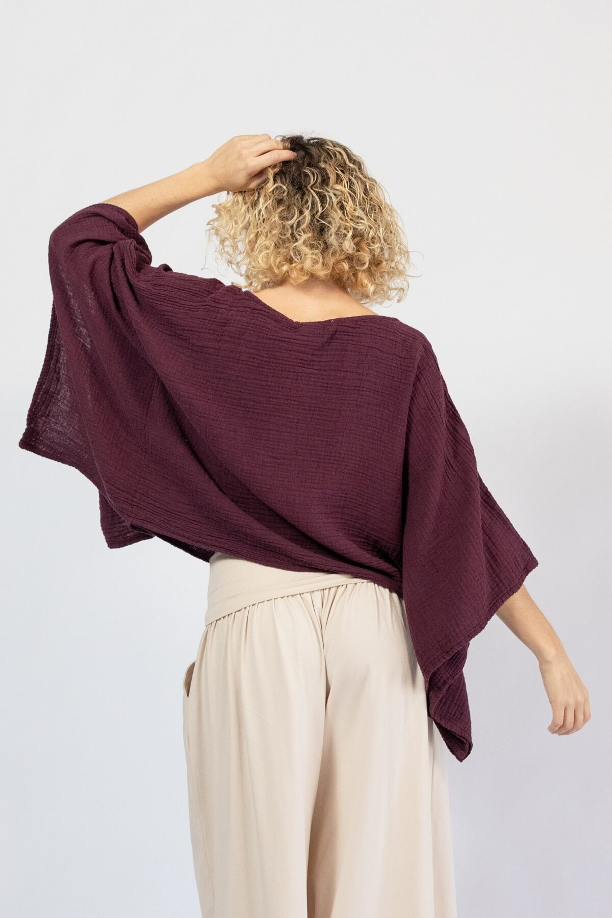 Lightweight muslin cotton flow top for women β rear view