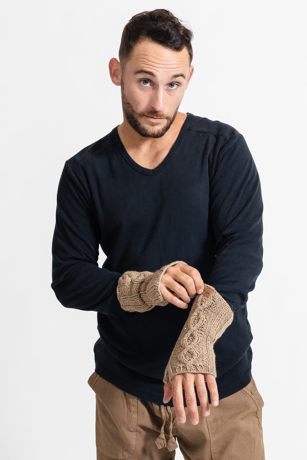 Surya Australia merino wool hand warmers for men from Nepal - Taupe