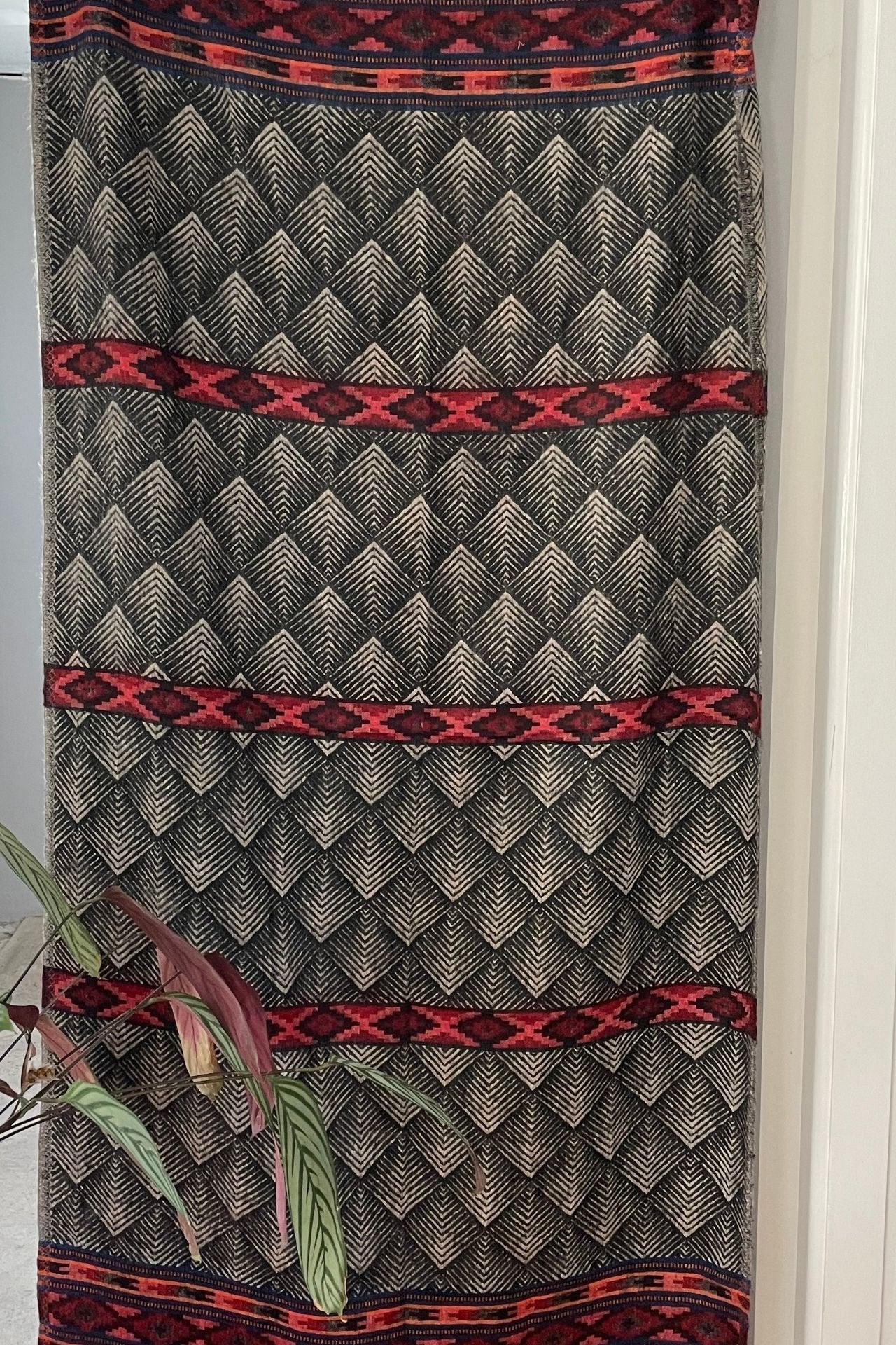 Surya Australia Ethical Tibetan Throw Rugs made in Nepal - Black