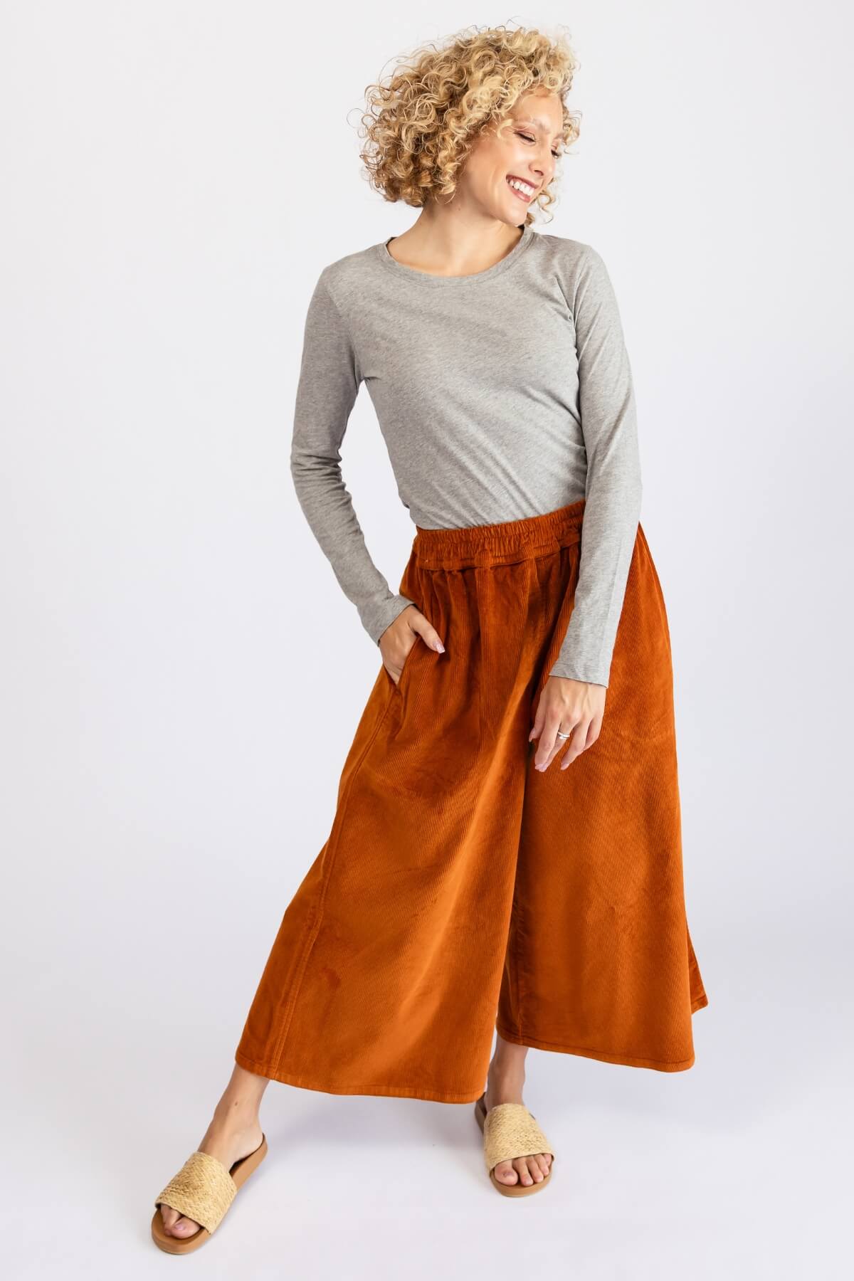 Surya Corduroy Pants - comfortable elastic waistband