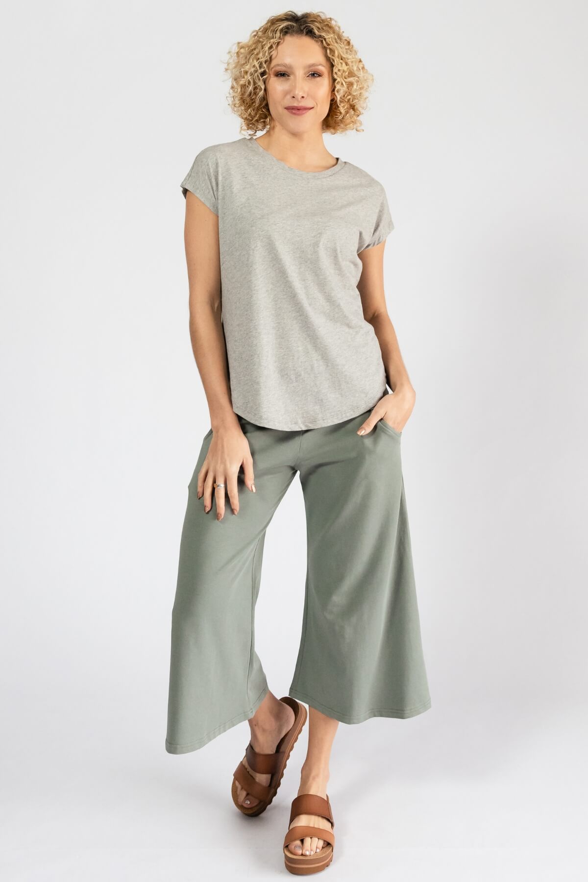 Surya Organic Cotton Cropped Freedom Pants - sage colour