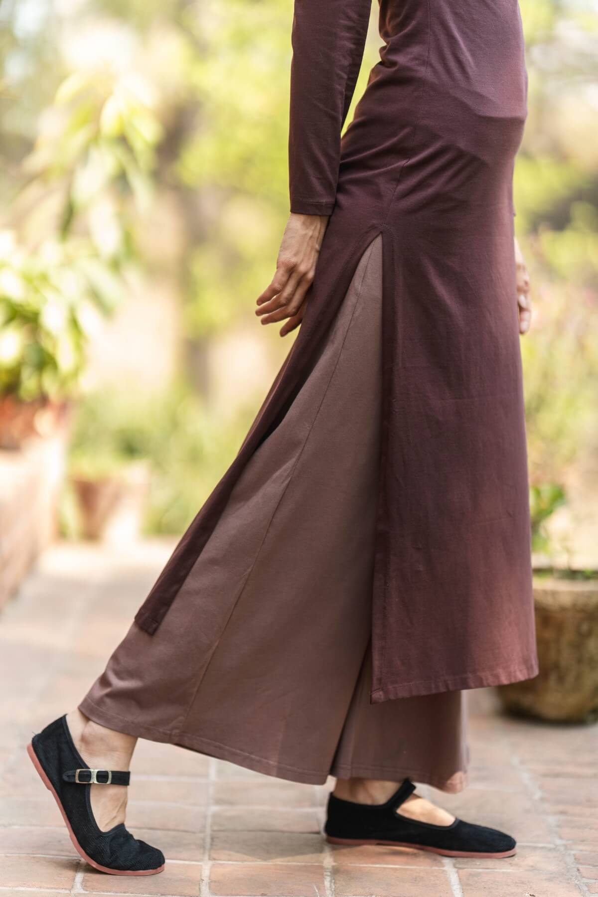 Surya Organic Cotton 'Sarita' Dress - long side slit detail