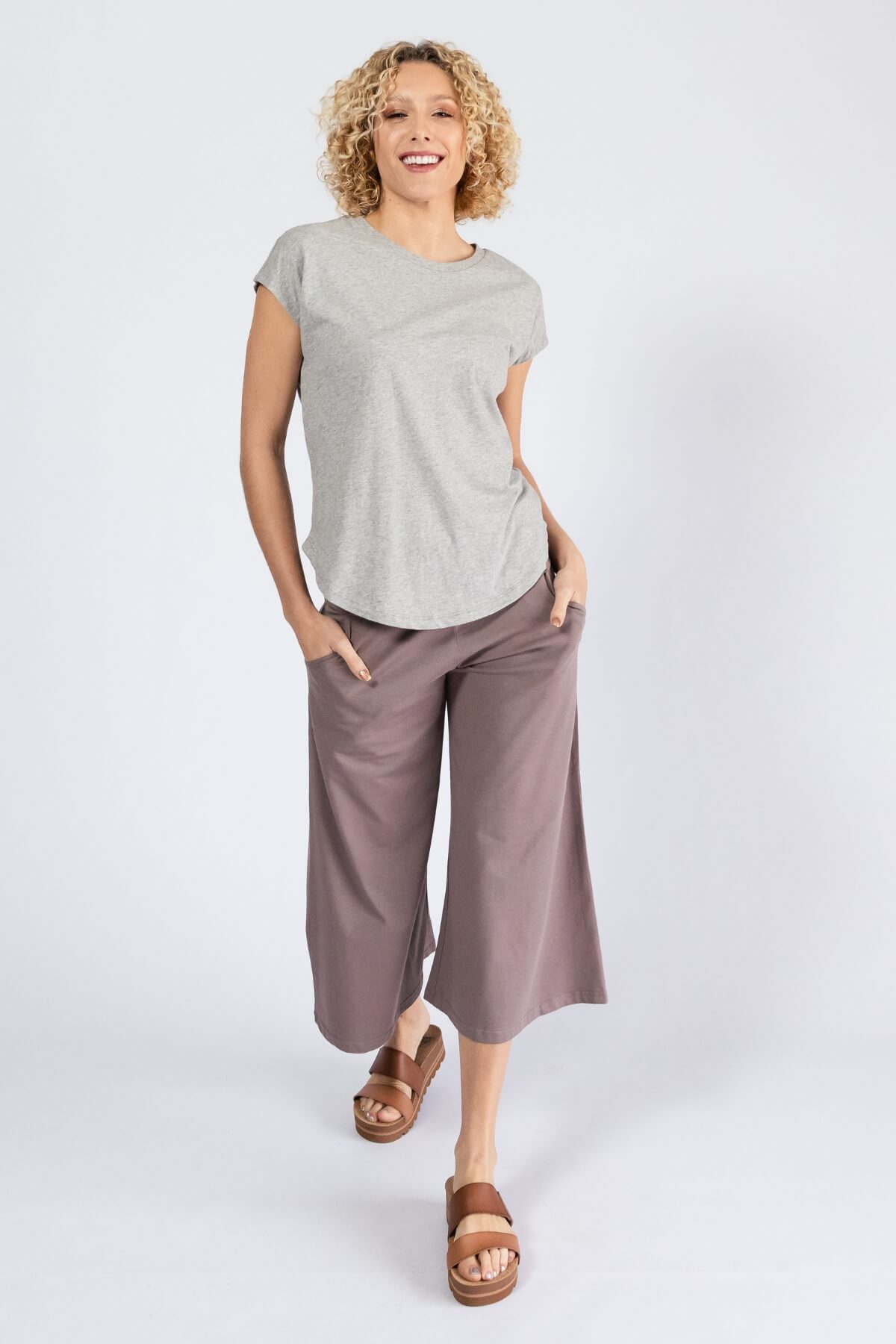 Surya Organic Cotton Cropped Pants - with two hip pockets