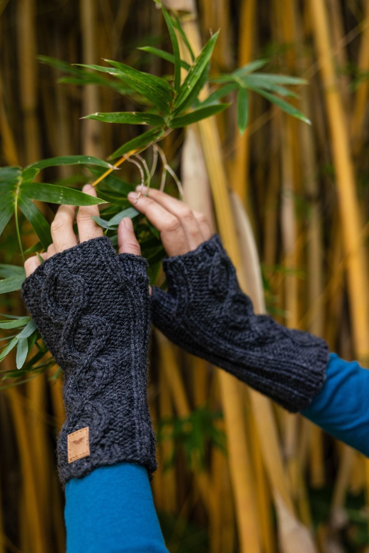 Surya Australia Ethical Merino Wool Arm Warmers made in Nepal - Charcoal