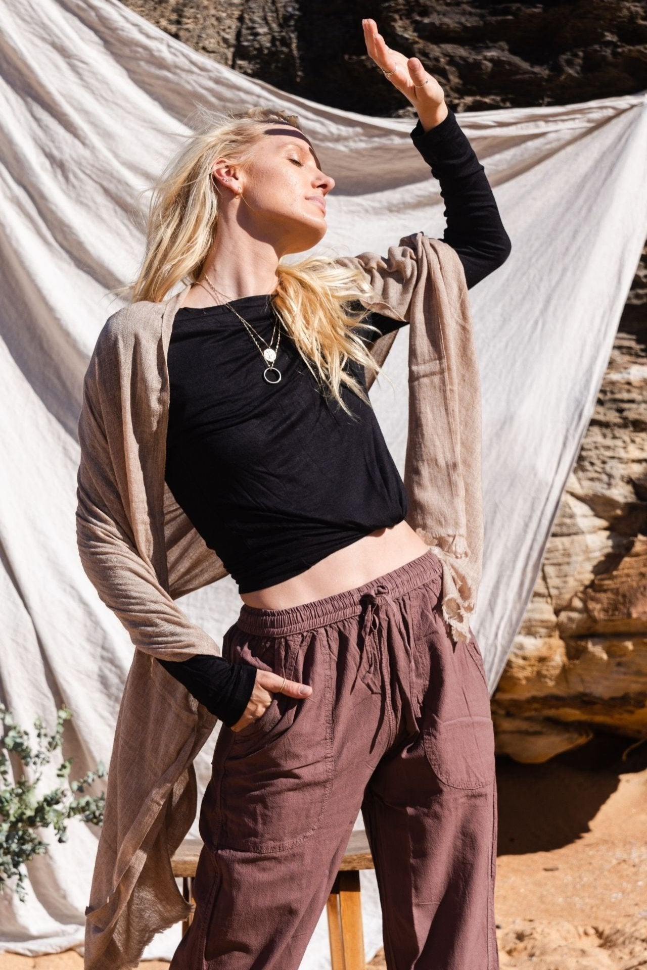 Surya Australia Fairtrade Cashmere Throw from Nepal #colour_caramel