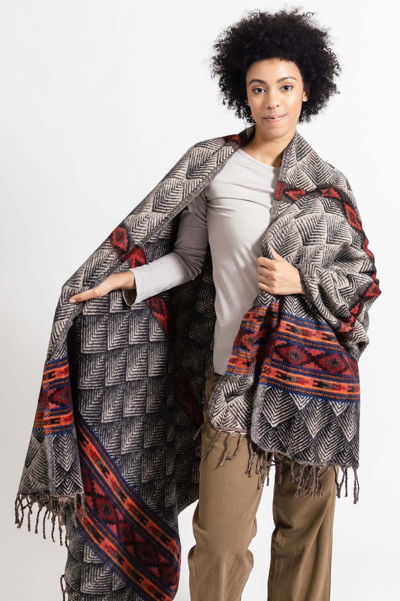 Surya Australia Ethical Tibetan Throw Rugs made in Nepal - Black