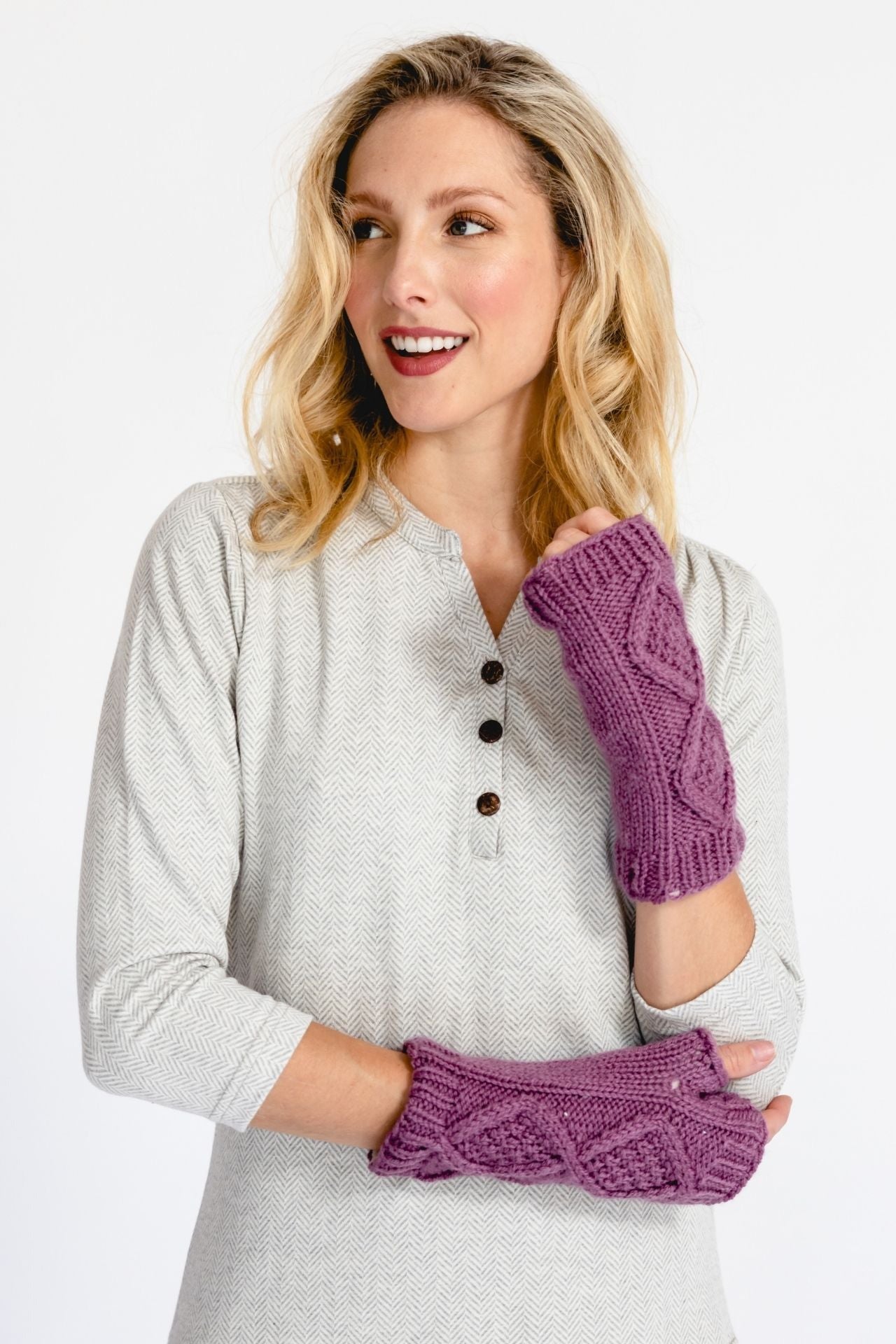 Surya Australia Ethically made Merino wool hand warmers from Nepal - dusty mauve