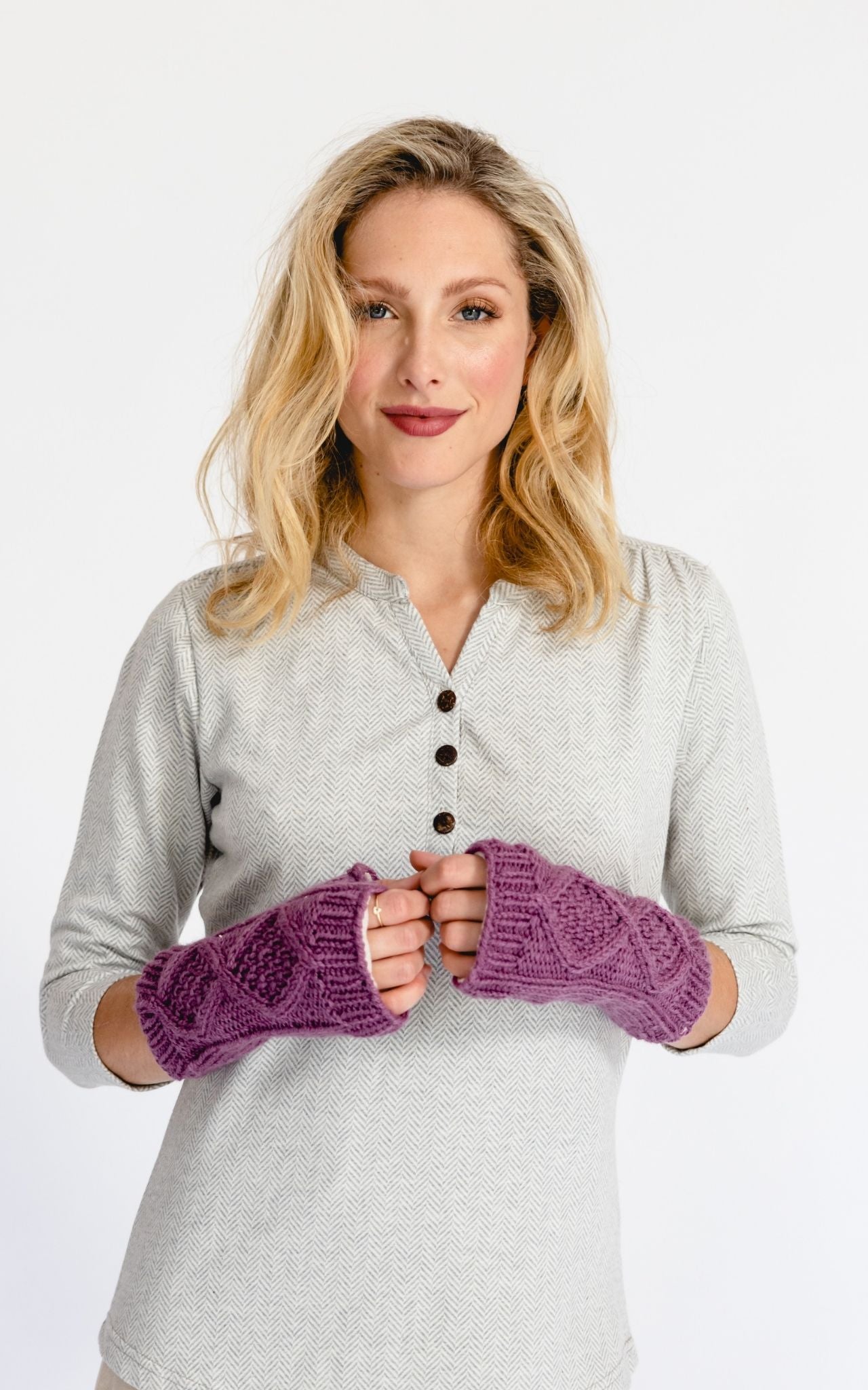 Surya Australia Ethically made Merino wool hand warmers from Nepal - dusty mauve