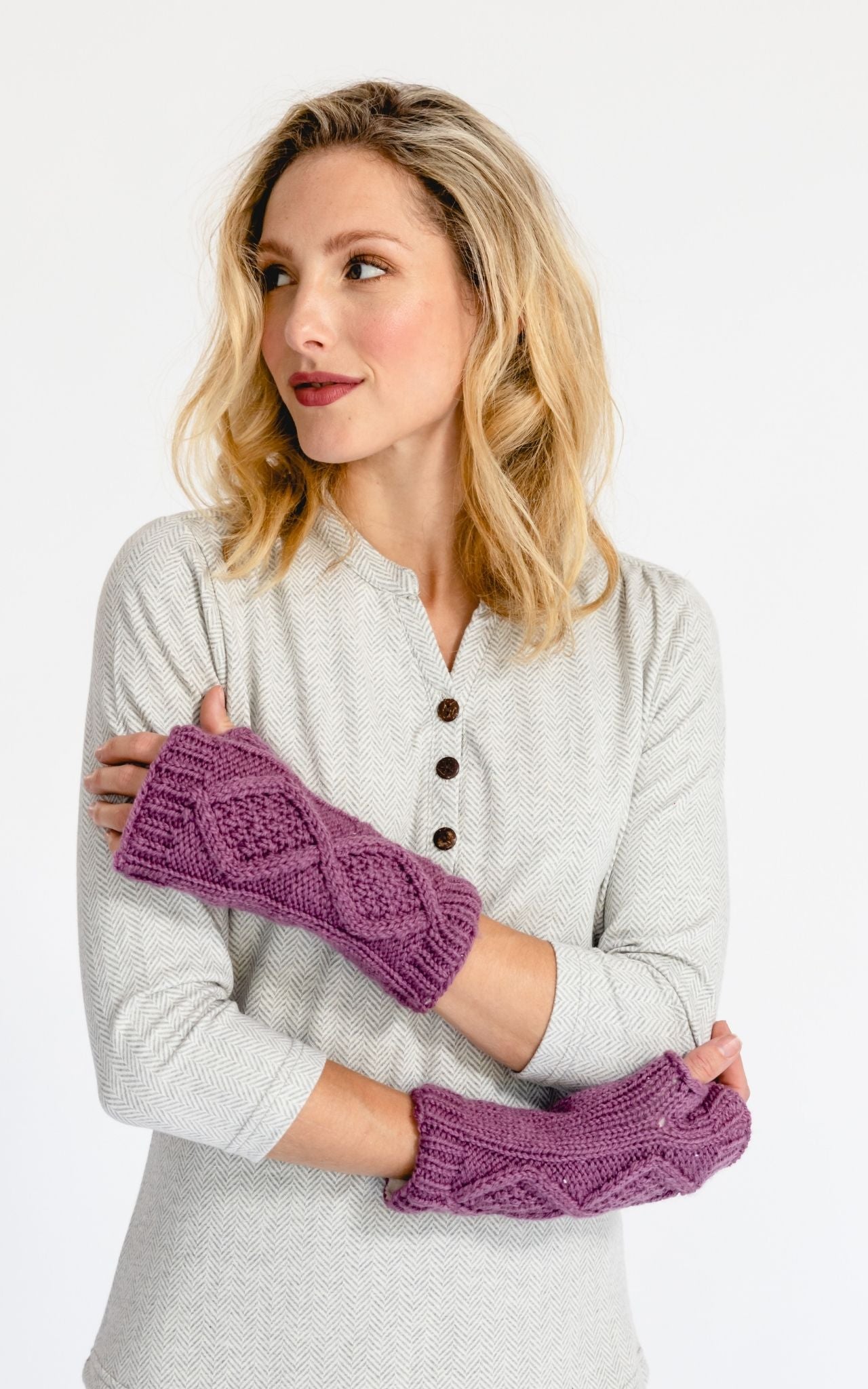 Surya Australia Ethically made Merino wool hand warmers from Nepal - dusty mauve