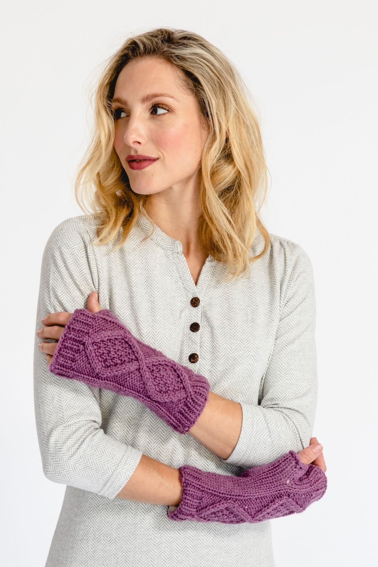 Surya Australia Ethically made Merino wool hand warmers from Nepal - dusty mauve