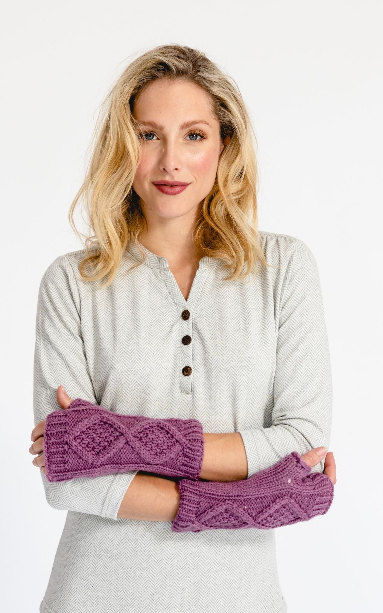 Surya Australia Ethically made Merino wool hand warmers from Nepal - dusty mauve