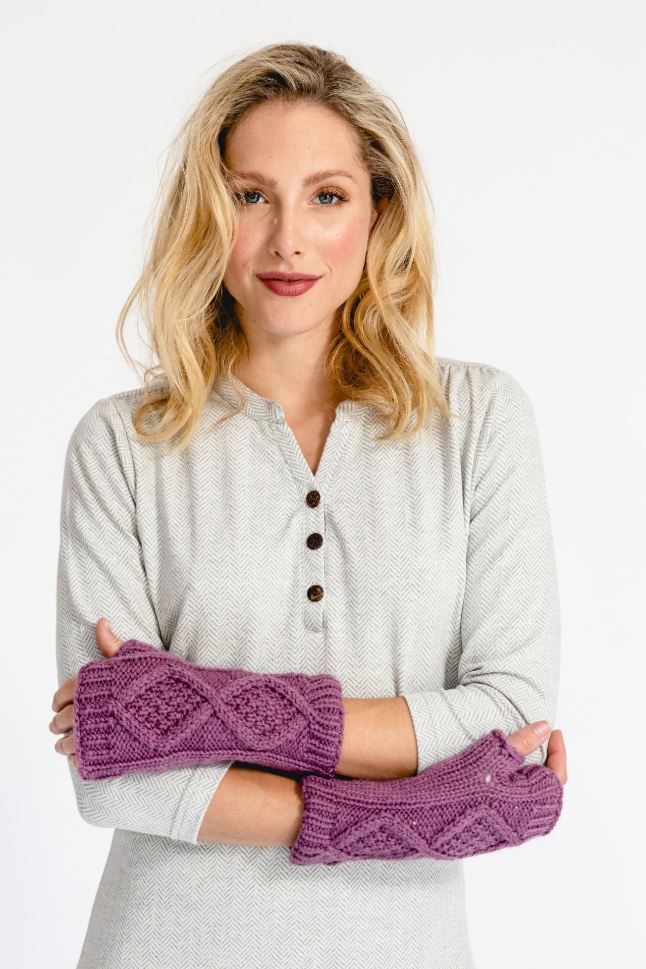 Surya Australia Ethically made Merino wool hand warmers from Nepal - dusty mauve