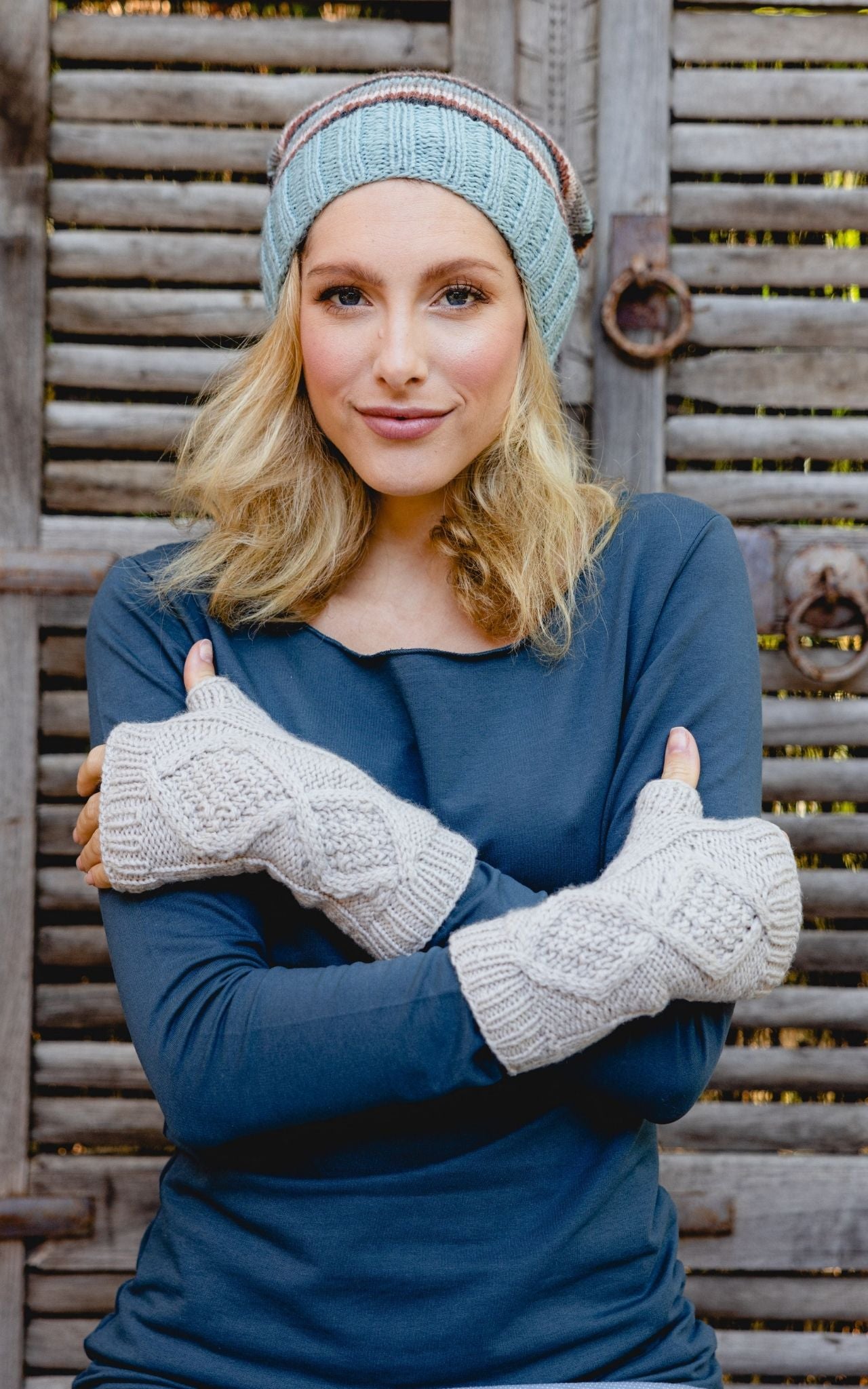 Surya Australia Ethically made Merino wool hand warmers from Nepal - oatmeal