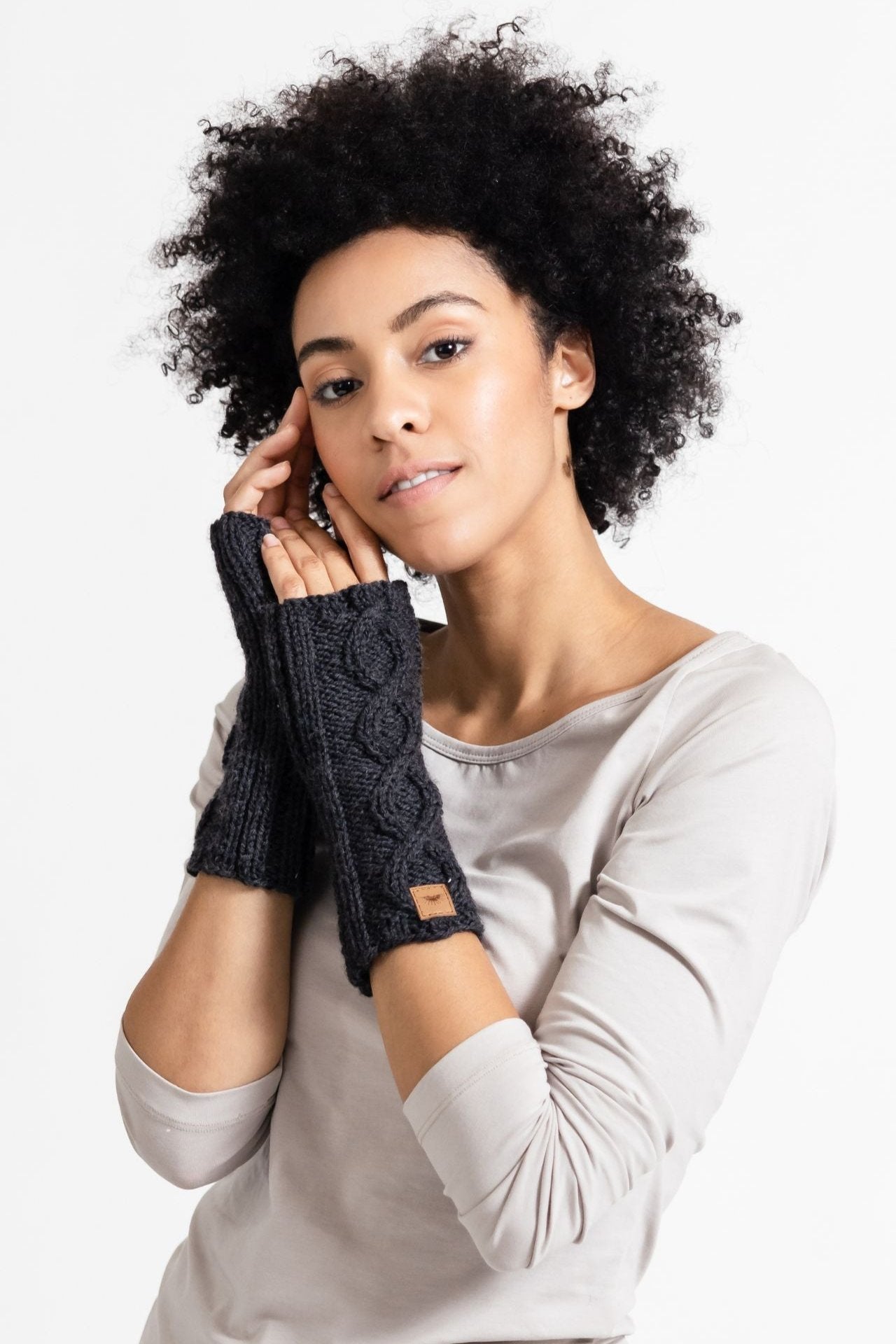 Surya Australia Ethical Merino Wool Arm Warmers made in Nepal - Charcoal