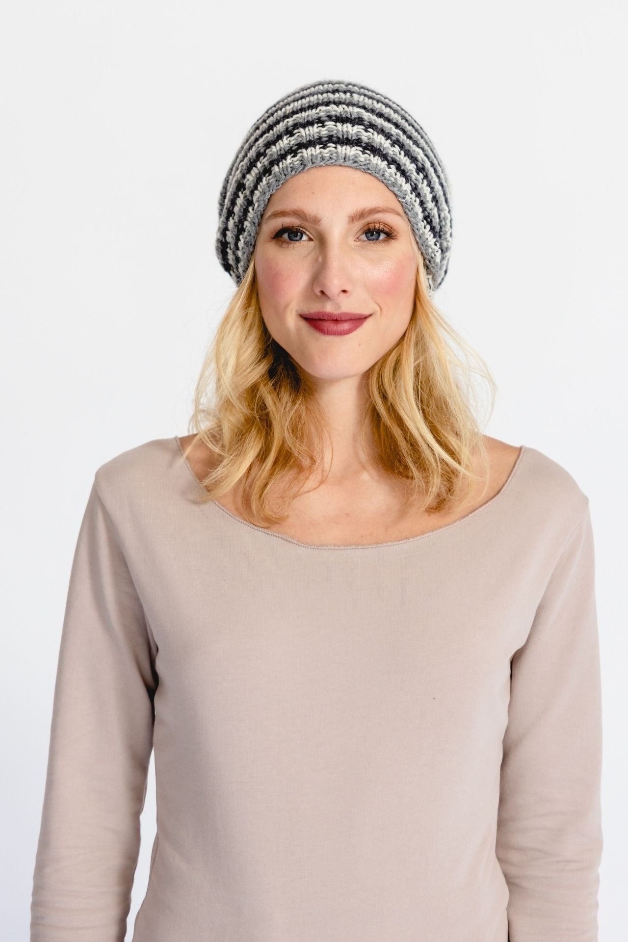 Surya Australia Ethical Merino Wool Slouch Beanie from Nepal - Charcoal