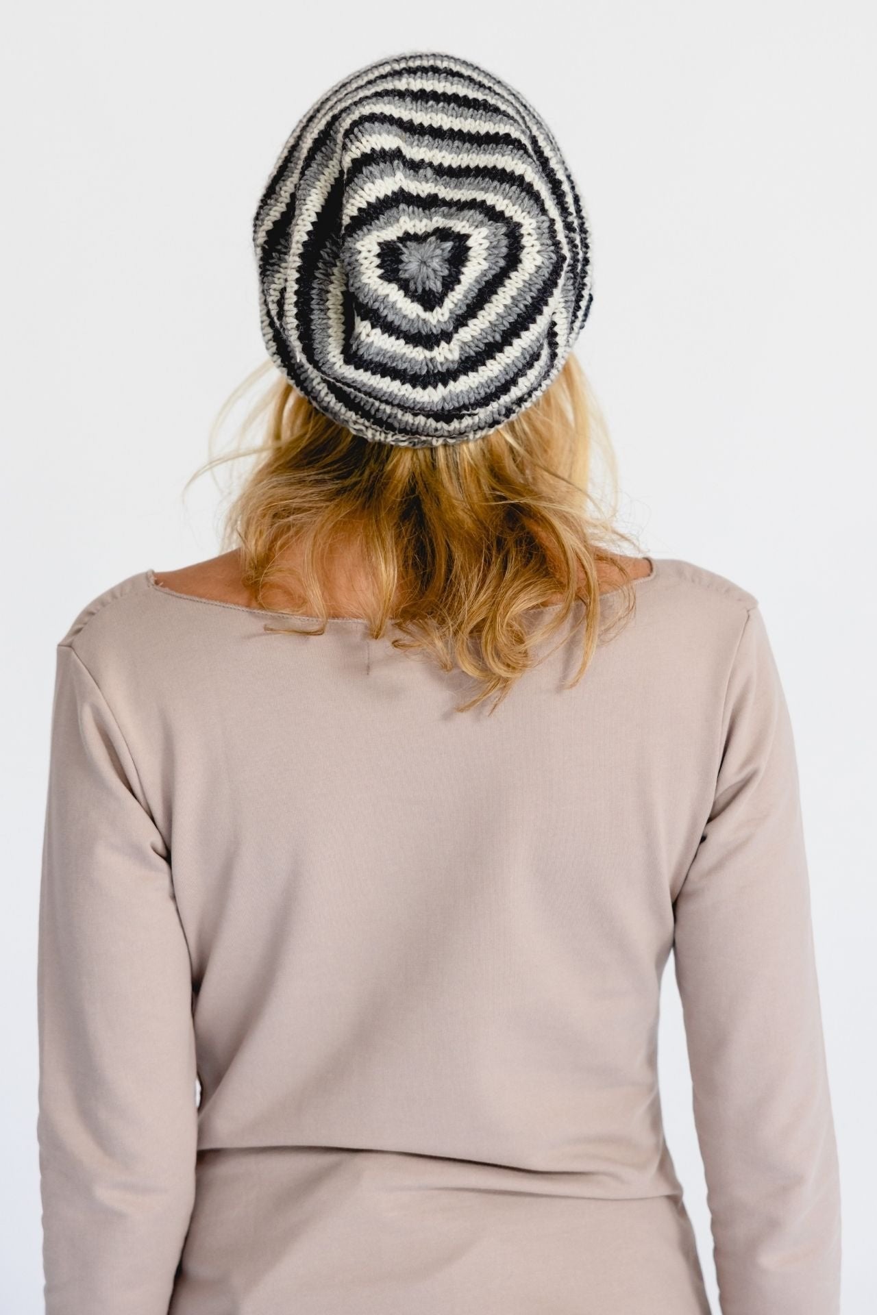 Surya Australia Ethical Merino Wool Slouch Beanie from Nepal - Charcoal