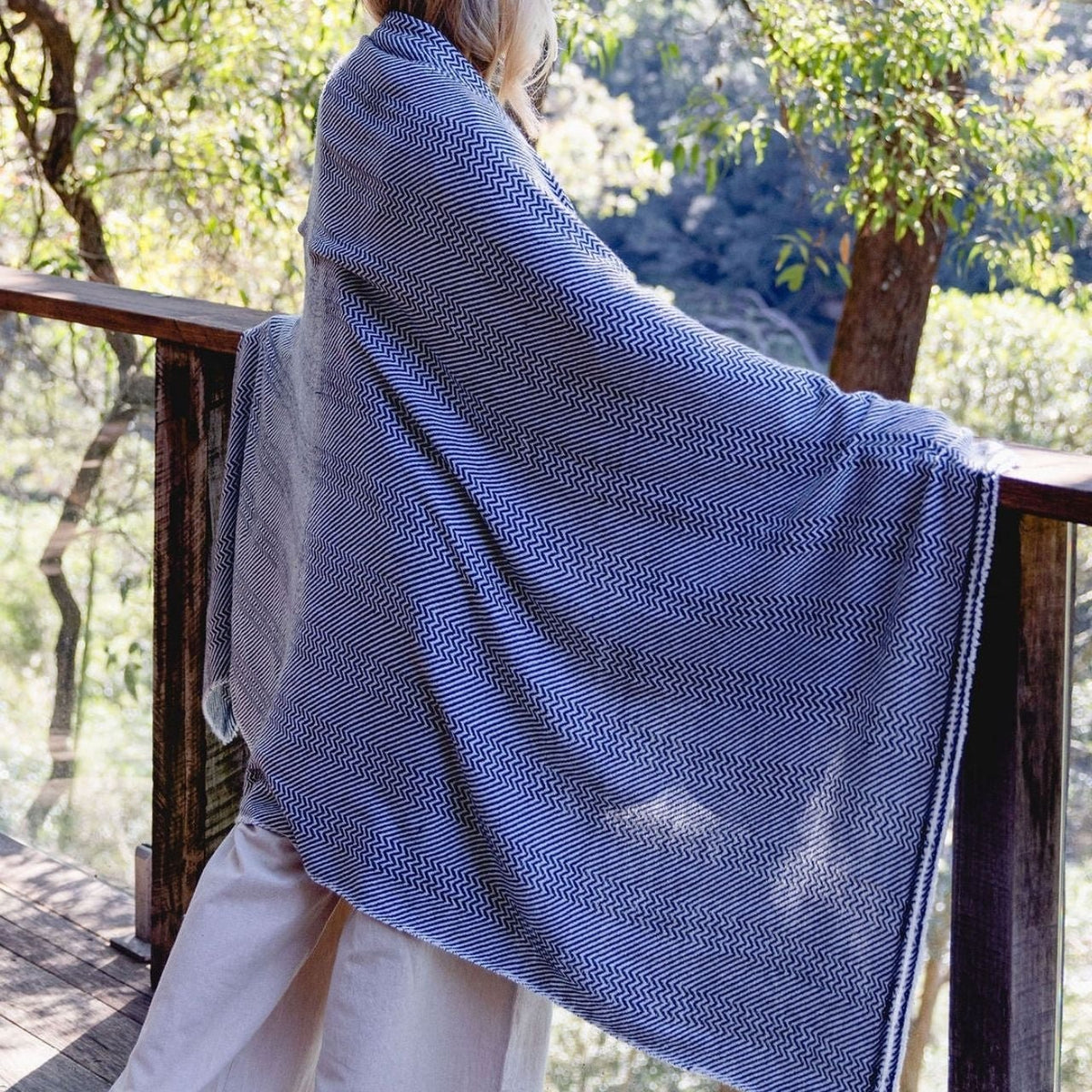Cashmere Blanket Ethically made cashmere throw in Nepal Surya