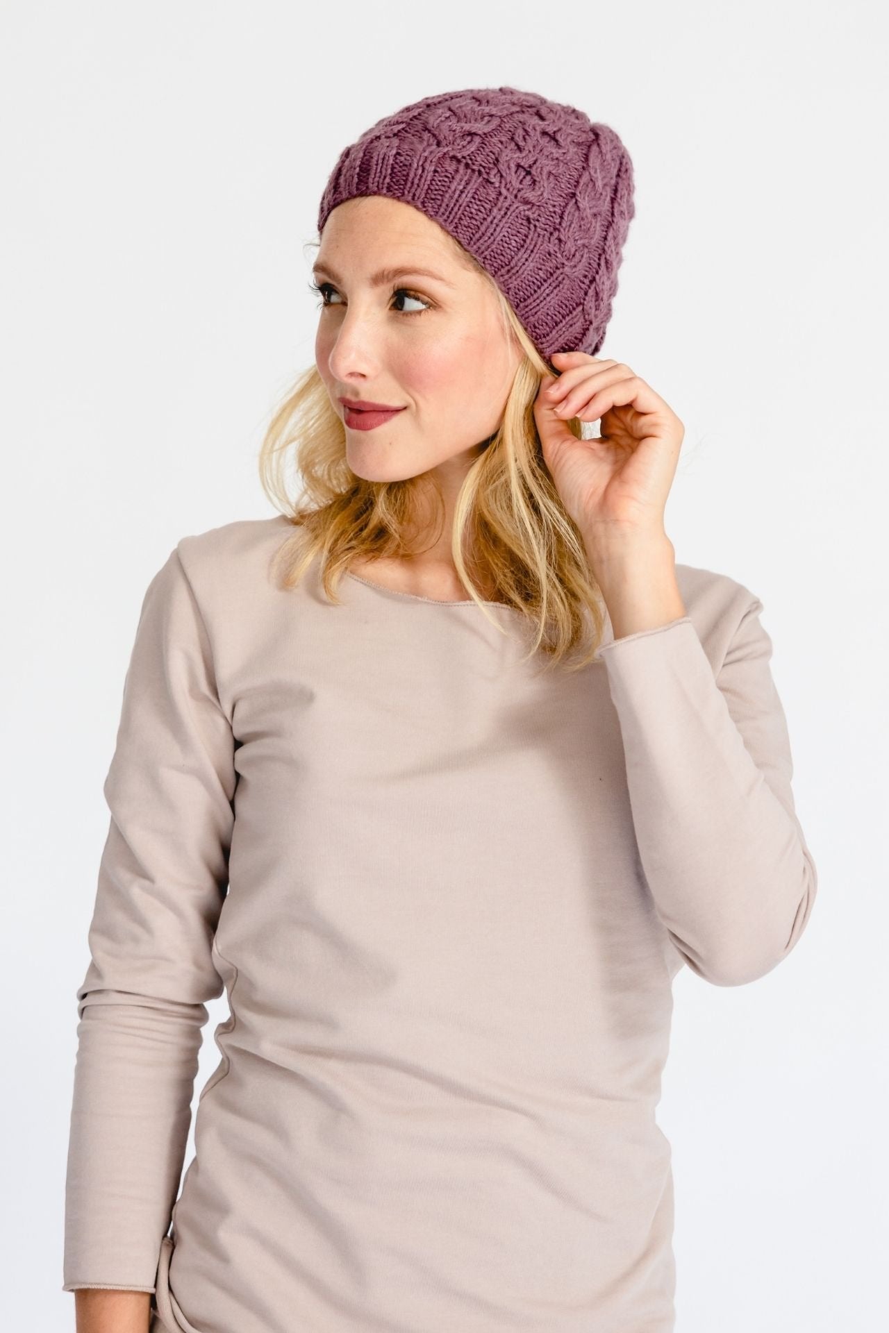 Surya Australia Ethical Cable Knit Merino Wool Beanie from Nepal - Dusty Mauve