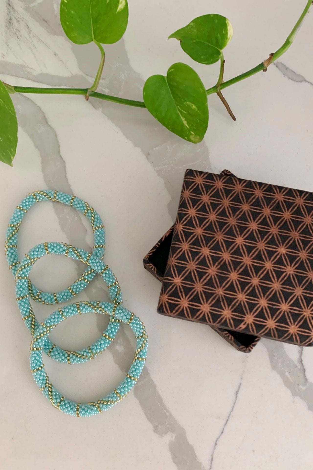 Surya Australia Rolling Beaded Bracelet made in Nepal - Eisce