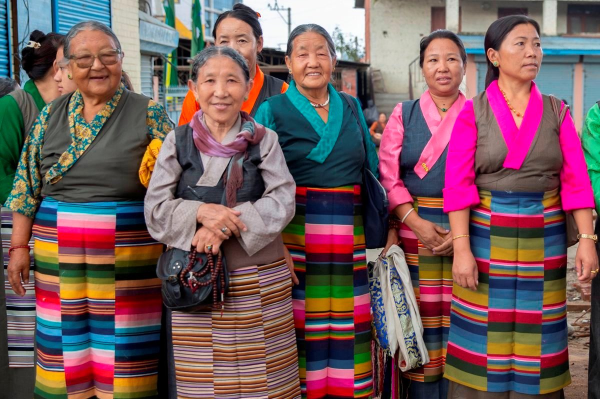 knee length dresses for ladies Chuba is a traditional tibetan dress for woman. Beautiful & affordable