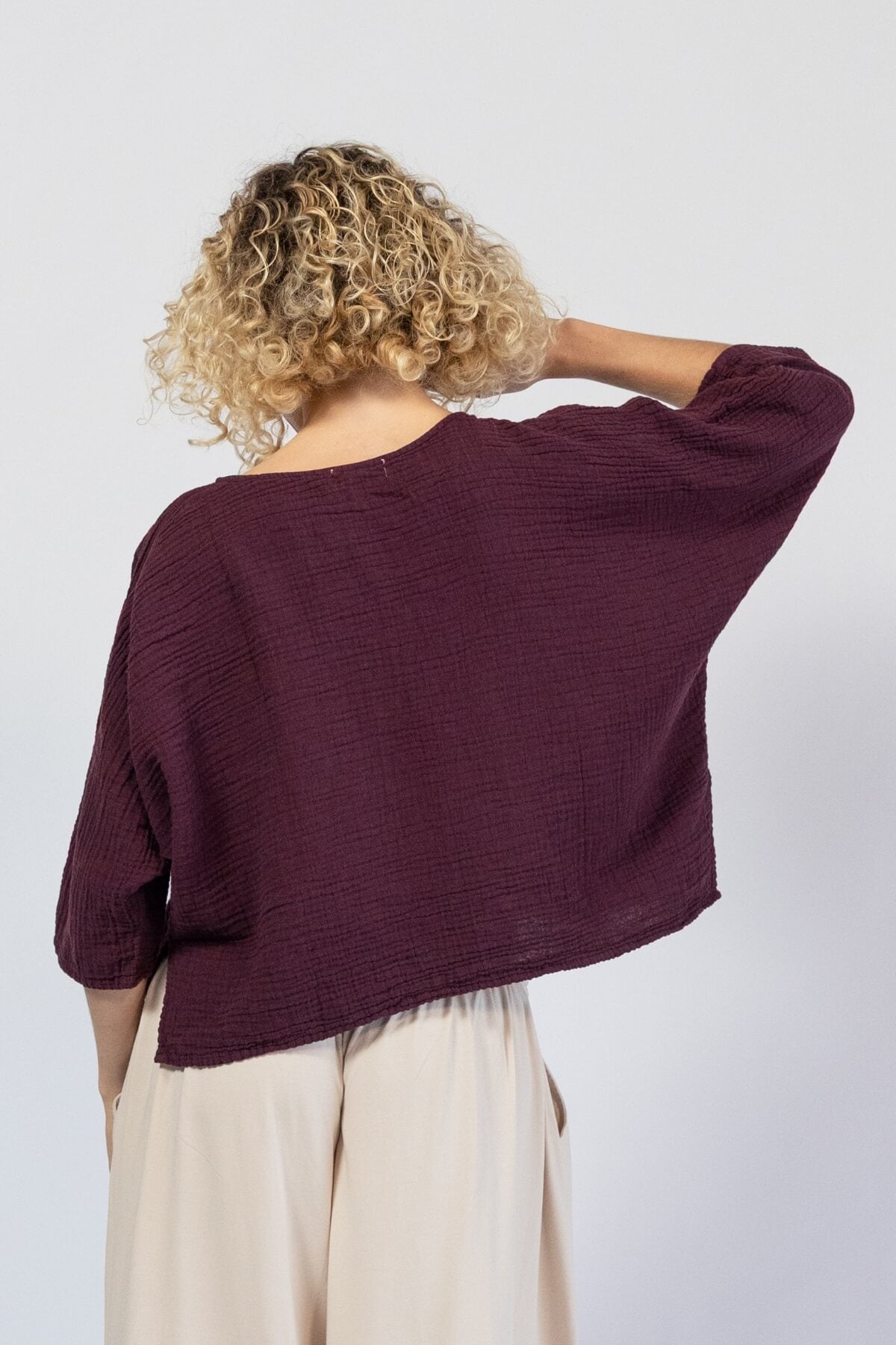 Lightweight muslin cotton top for women – rear view