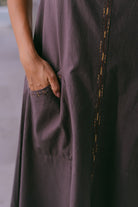 Embroidered woven cotton dress for women – detail of pockets