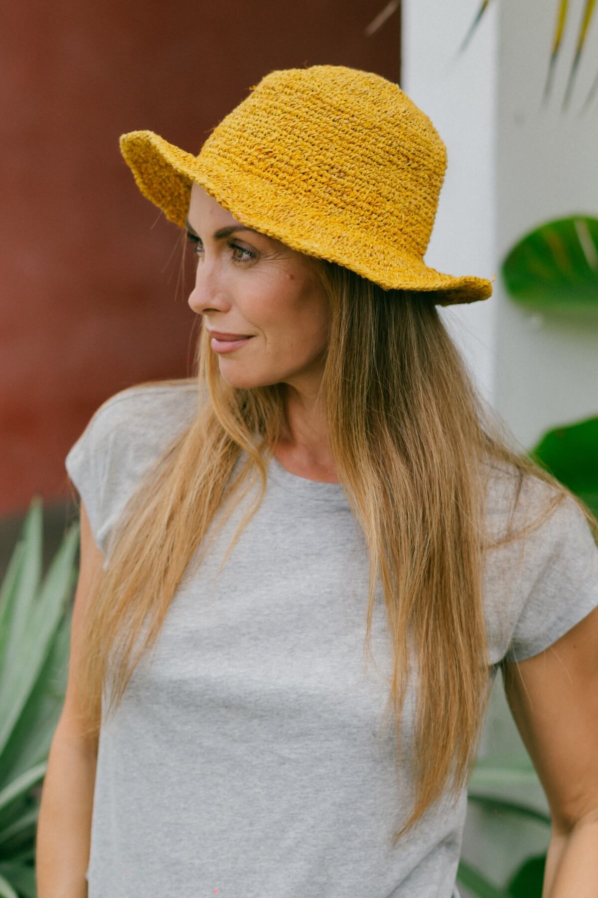 Organic hemp and cotton crochet hat for women – wire in the brim for shaping
