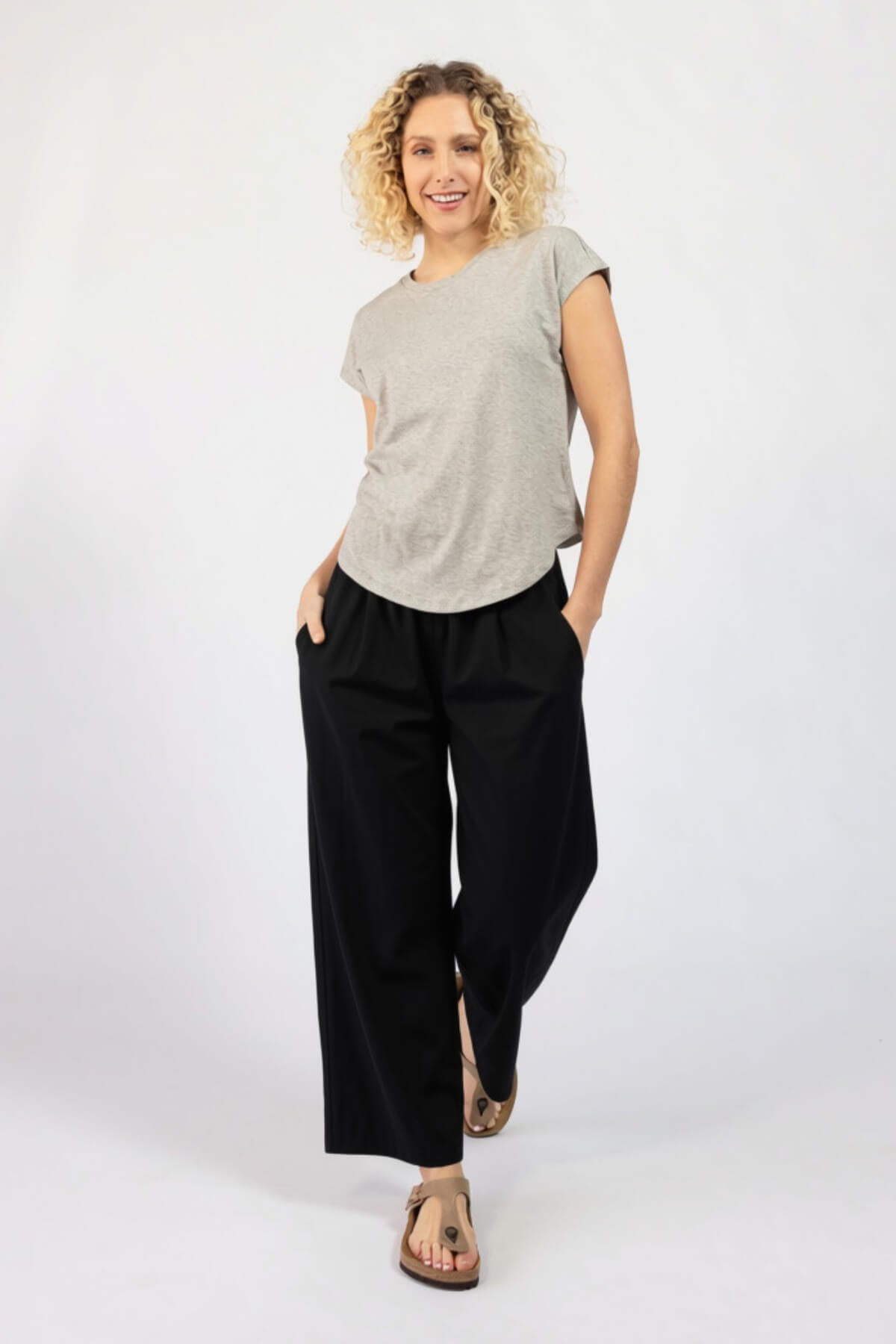 Comfortable everyday muslin cotton pants for women - black