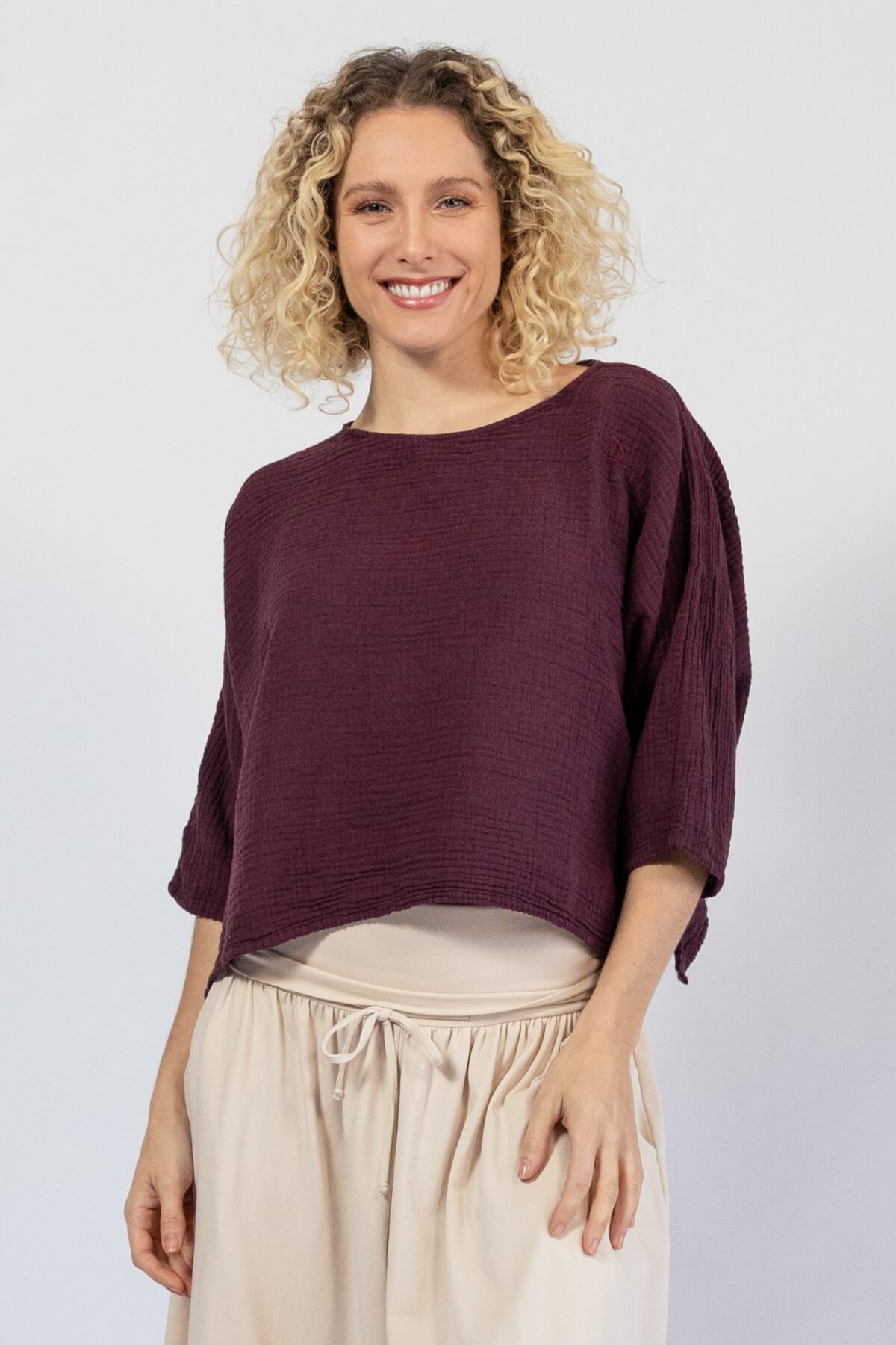 Lightweight muslin cotton top for women – wine