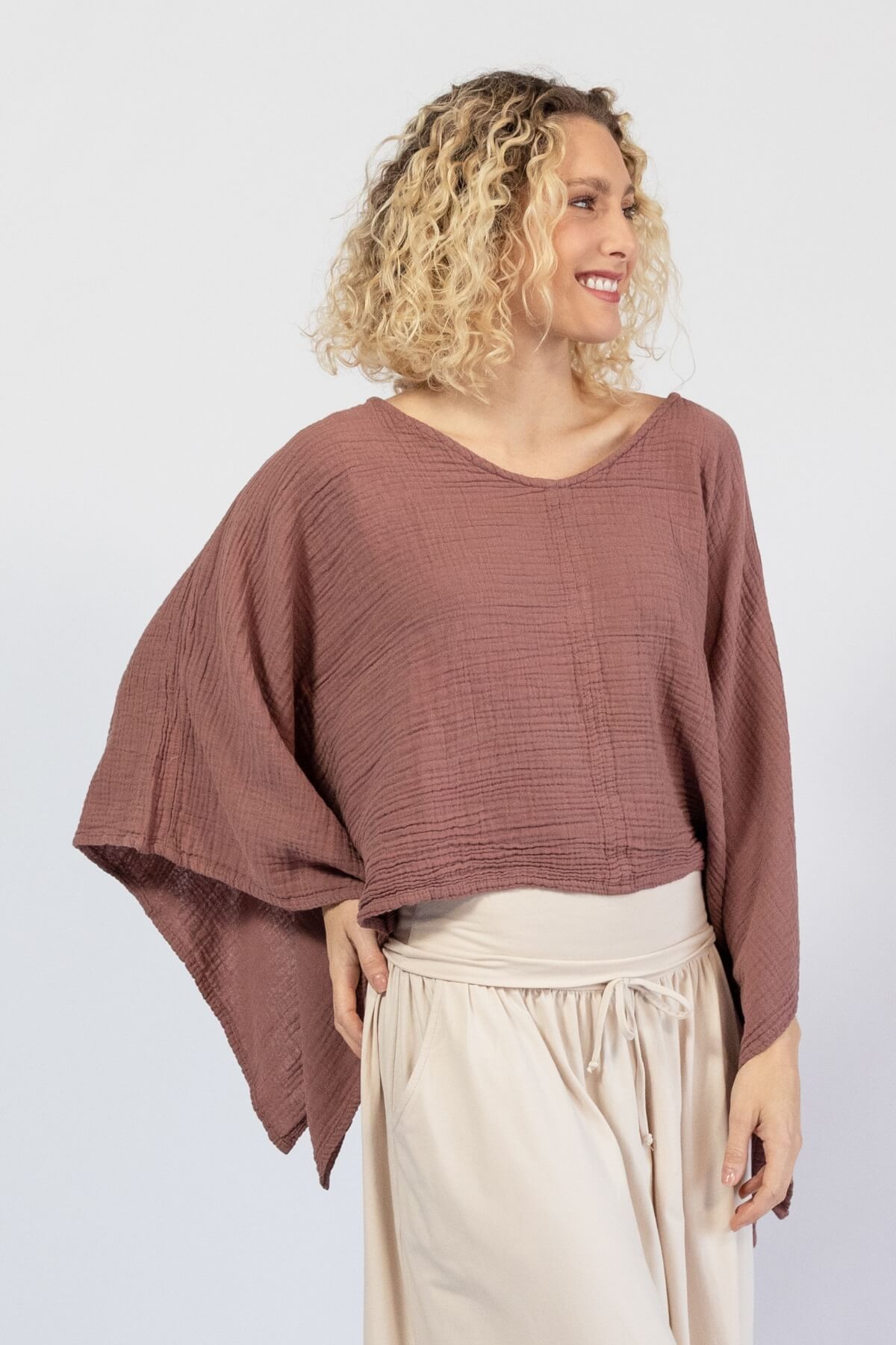 Kimono sleeve muslin cotton top for women – right side view