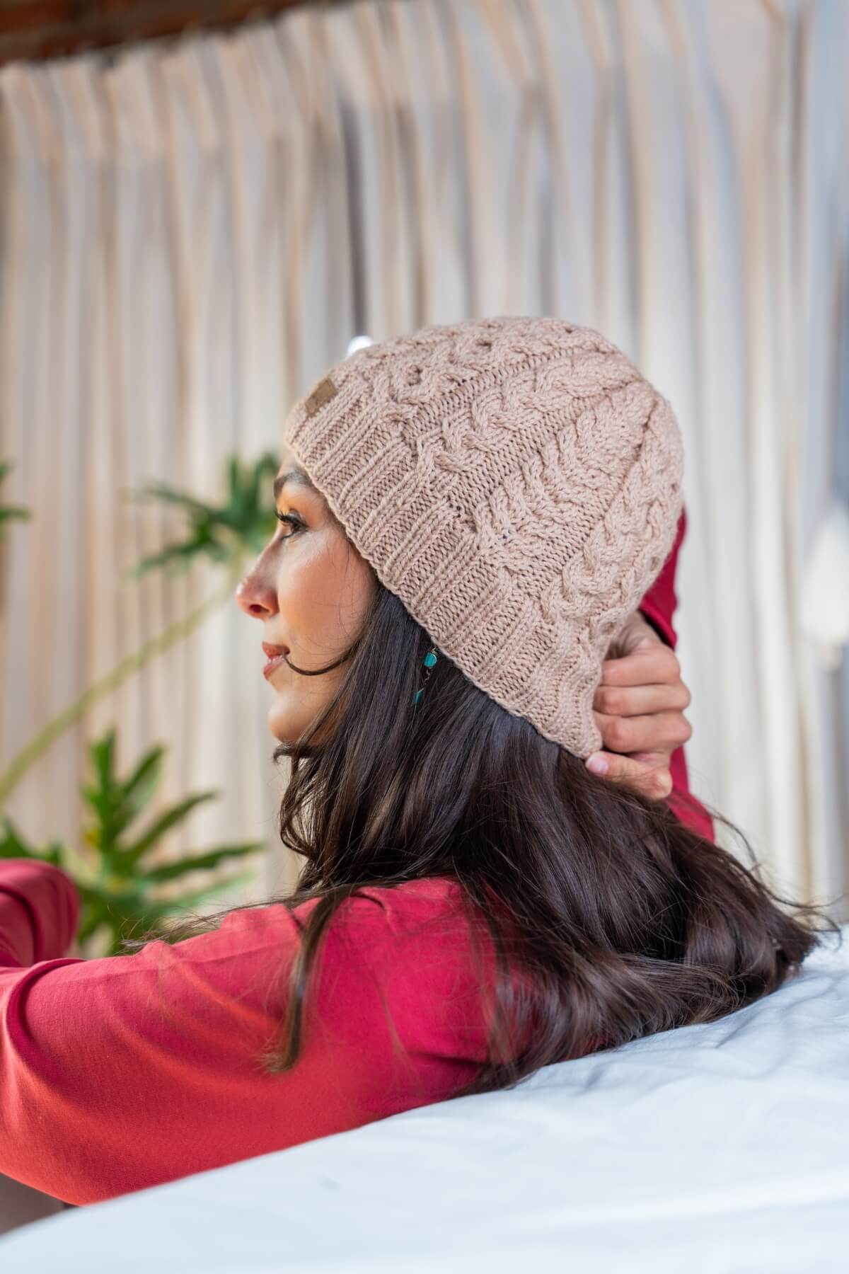 Merino wool beanie for women - hand knitted in Nepal