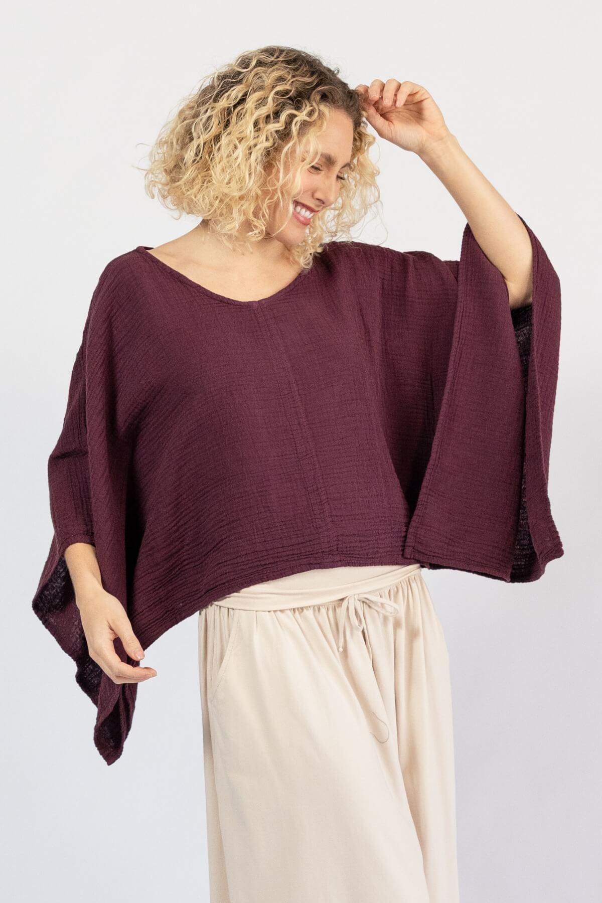 Lightweight muslin cotton flow top for women – right side view