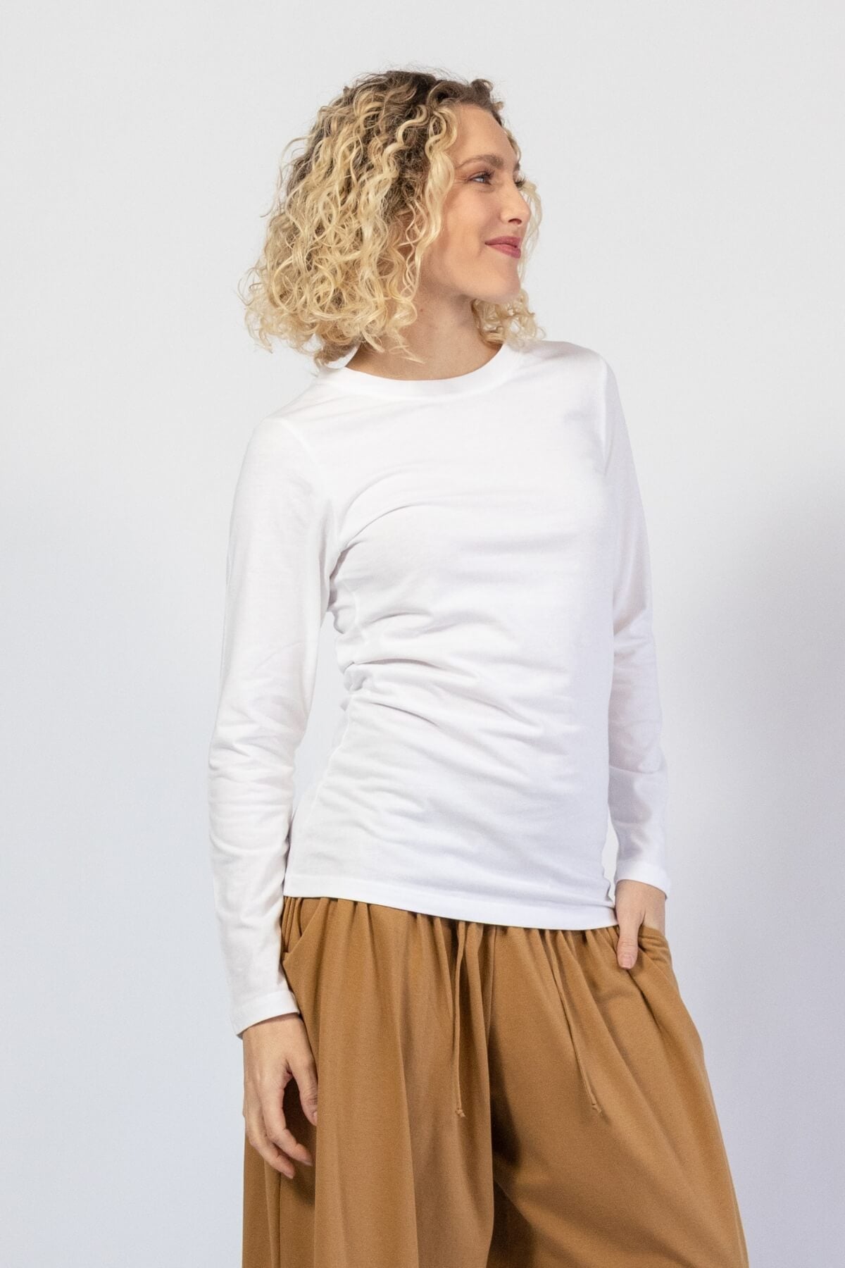 Organic cotton long sleeve top for women - right side view