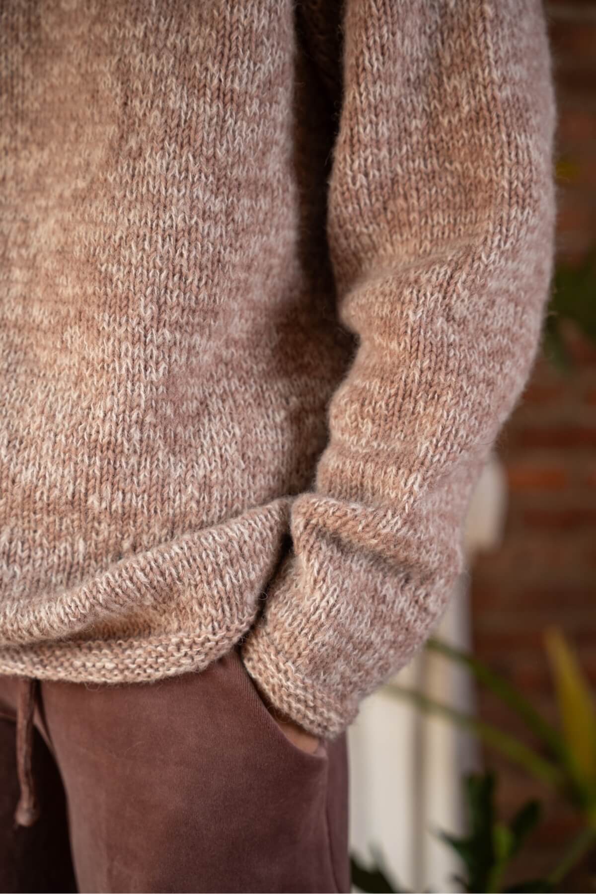 Surya Oversized Wool Sweater for Women - hand knit detail