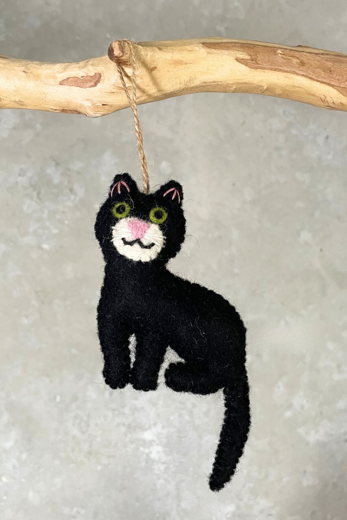 Surya Wool felt Hanging Cat - Black