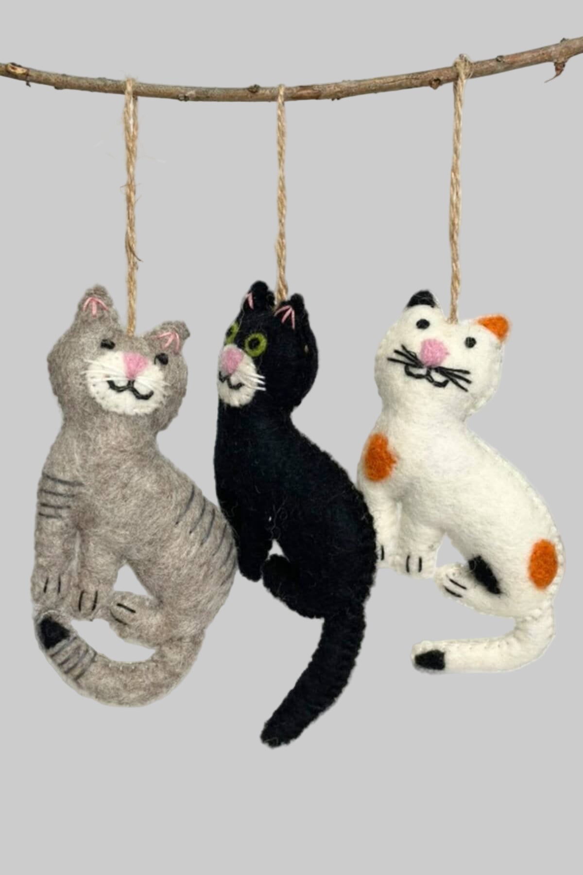 Surya Wool Felt Alley Cats