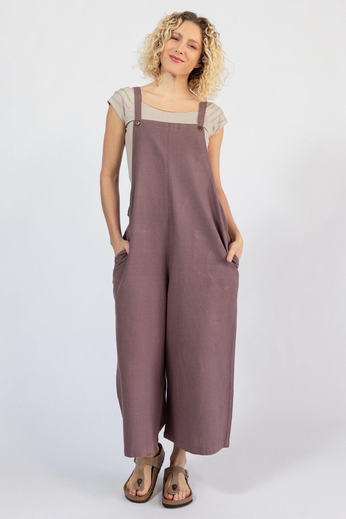 Ethical baggy cotton overalls for women – taupe 