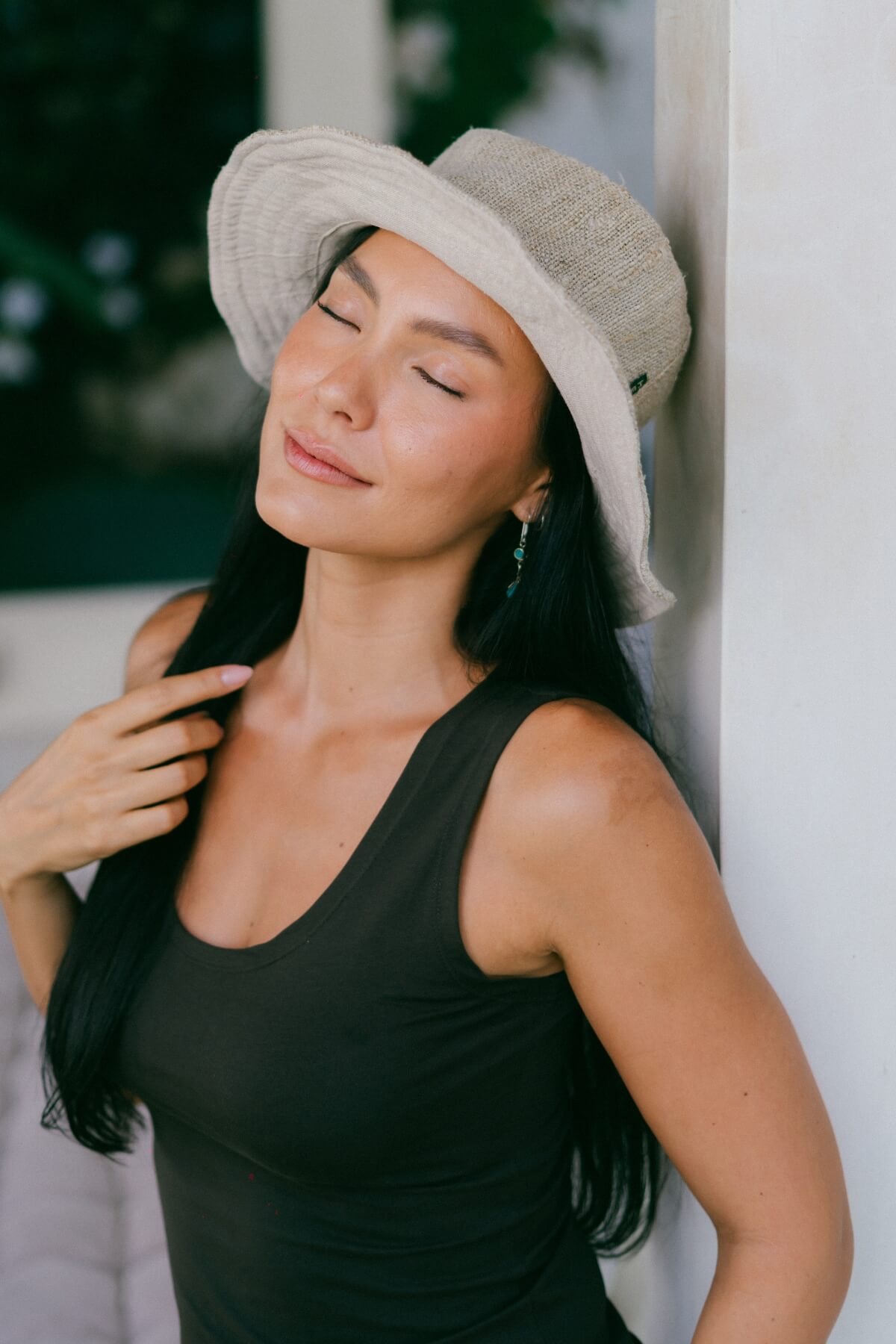 Organic wide brim hemp hats for women – made in Nepal