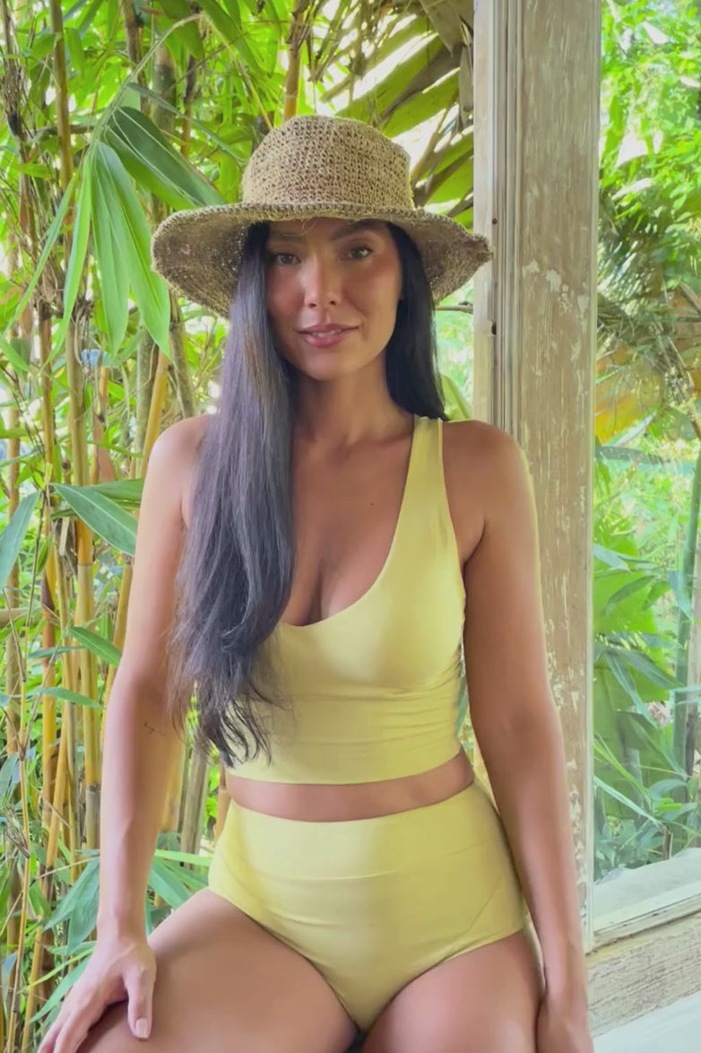 Wide brim hemp hat with wire in the brim – see how to shape it into a cowboy style hat.