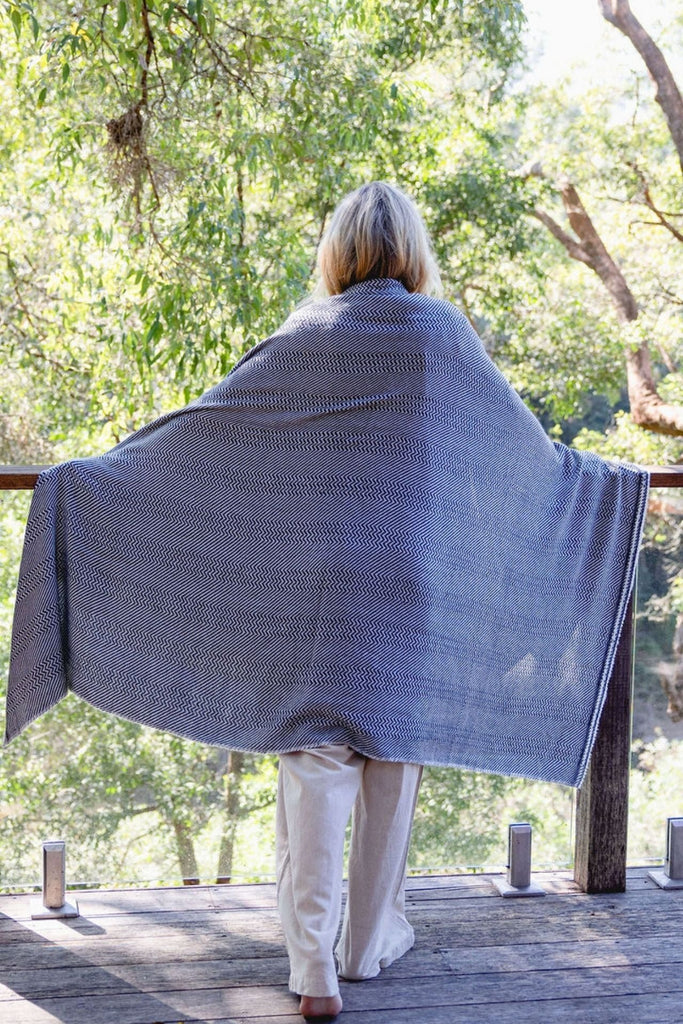 Surya Australia Cashmere Blanket - Charcoal