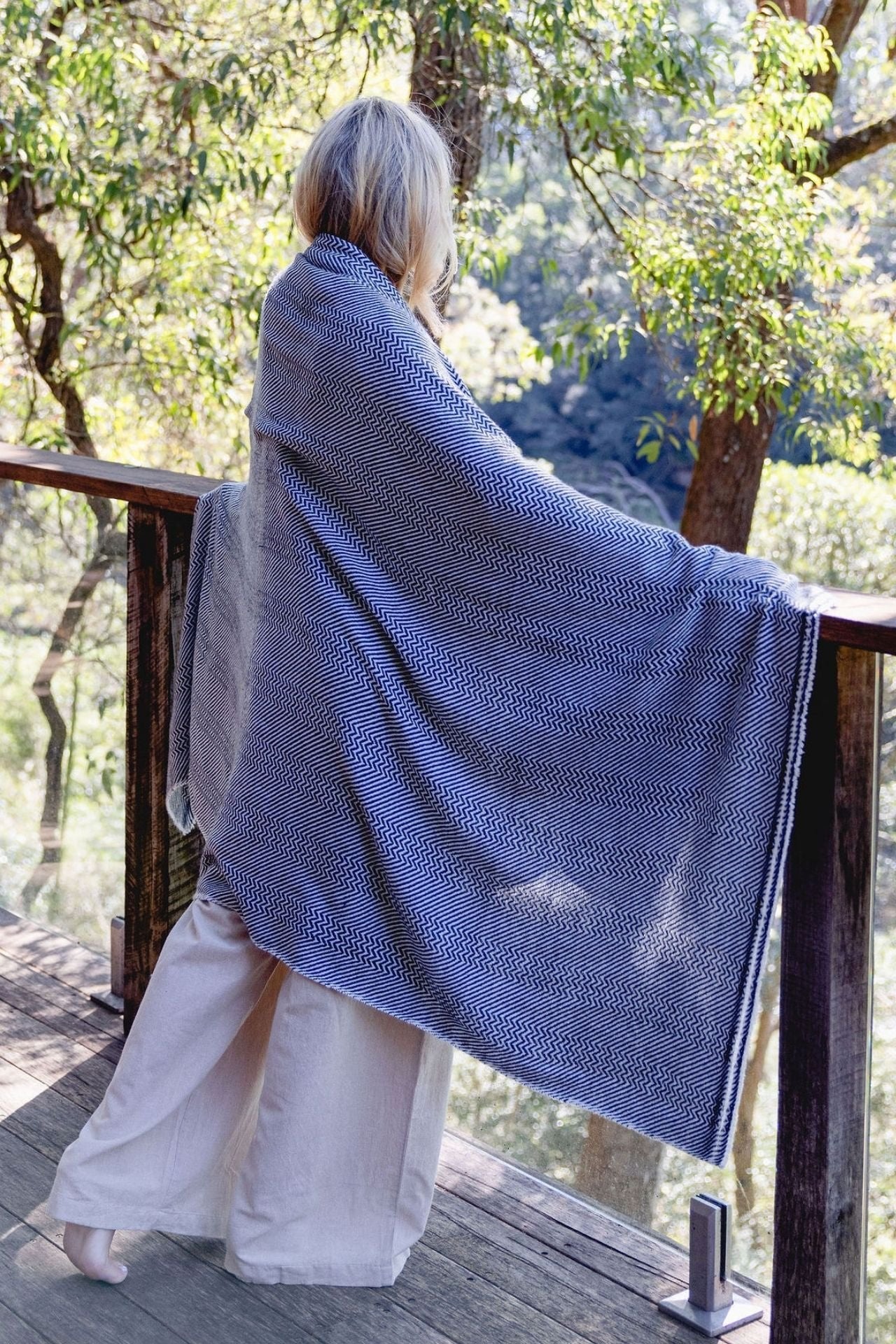 Cashmere Blanket Ethically made cashmere throw in Nepal Surya