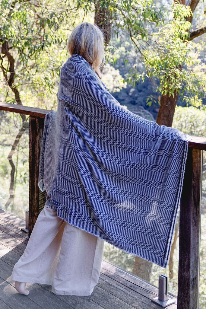 Surya Australia Cashmere Blanket - Charcoal